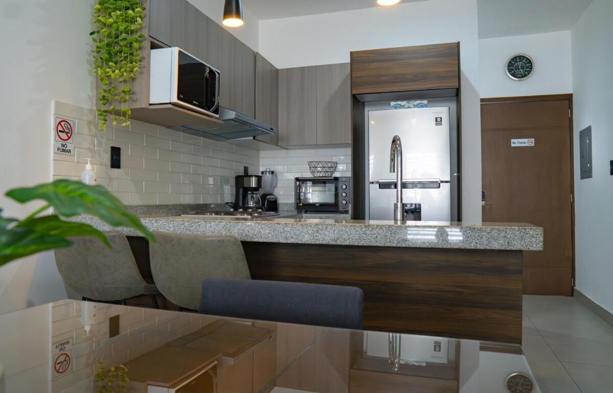 Few Steps From The Beach, At Golden Zone Apartamento Mazatlán